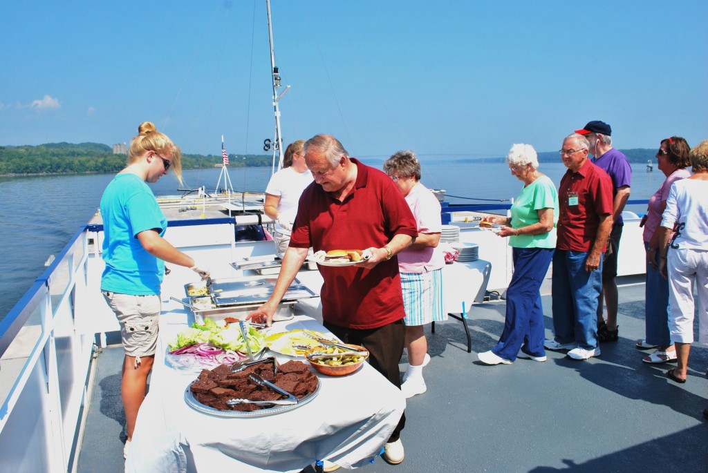 Deck barbecue on the Hudson River aboard Grande Mariner. * Photo: Ted Scull