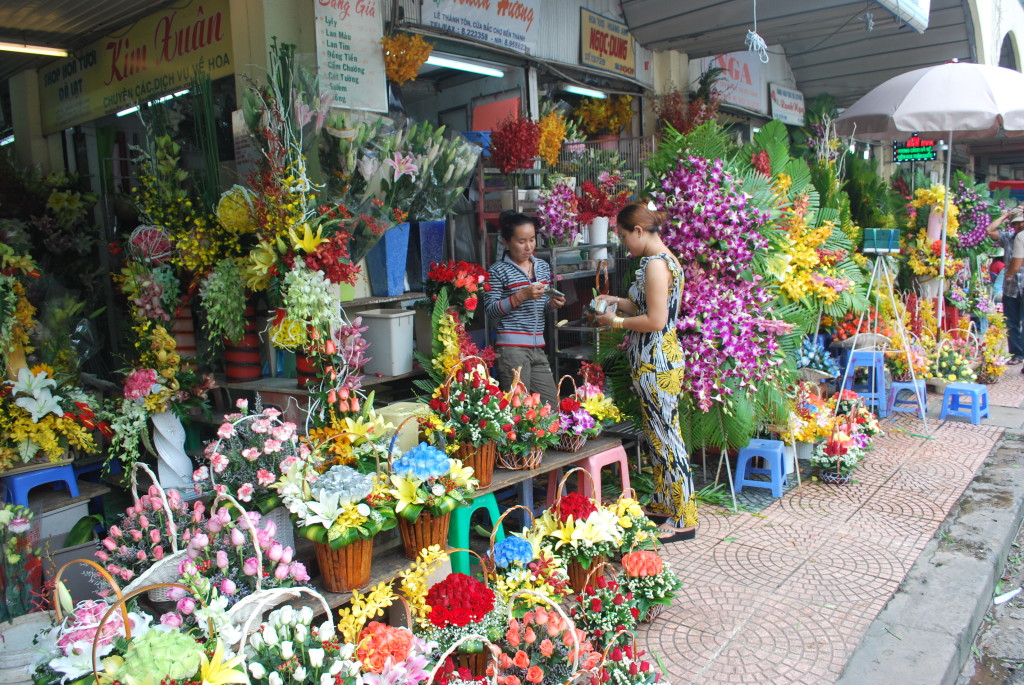 Flower market in Ho Chi Minh City (Saigon). * Photo: Ted Scull