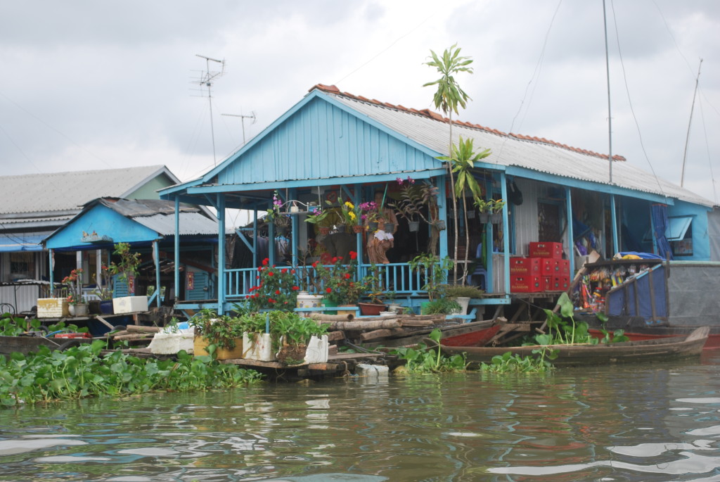 Typical floating market. Photo: © Ted Scull