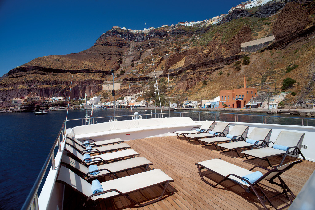 Imagine the views from this sun deck! * Photo: Variety Cruises