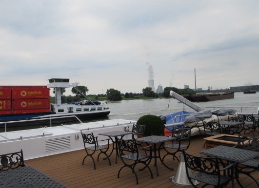 An industrial area along the Lower Rhine, as seen from a river cruise. * Photo: Heidi Sarna