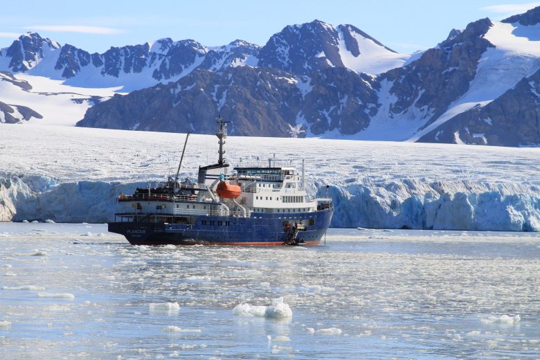 Plancius at Svalbard's 14 Juli Bukta glacier (Photo AECO) Quirky Cruise