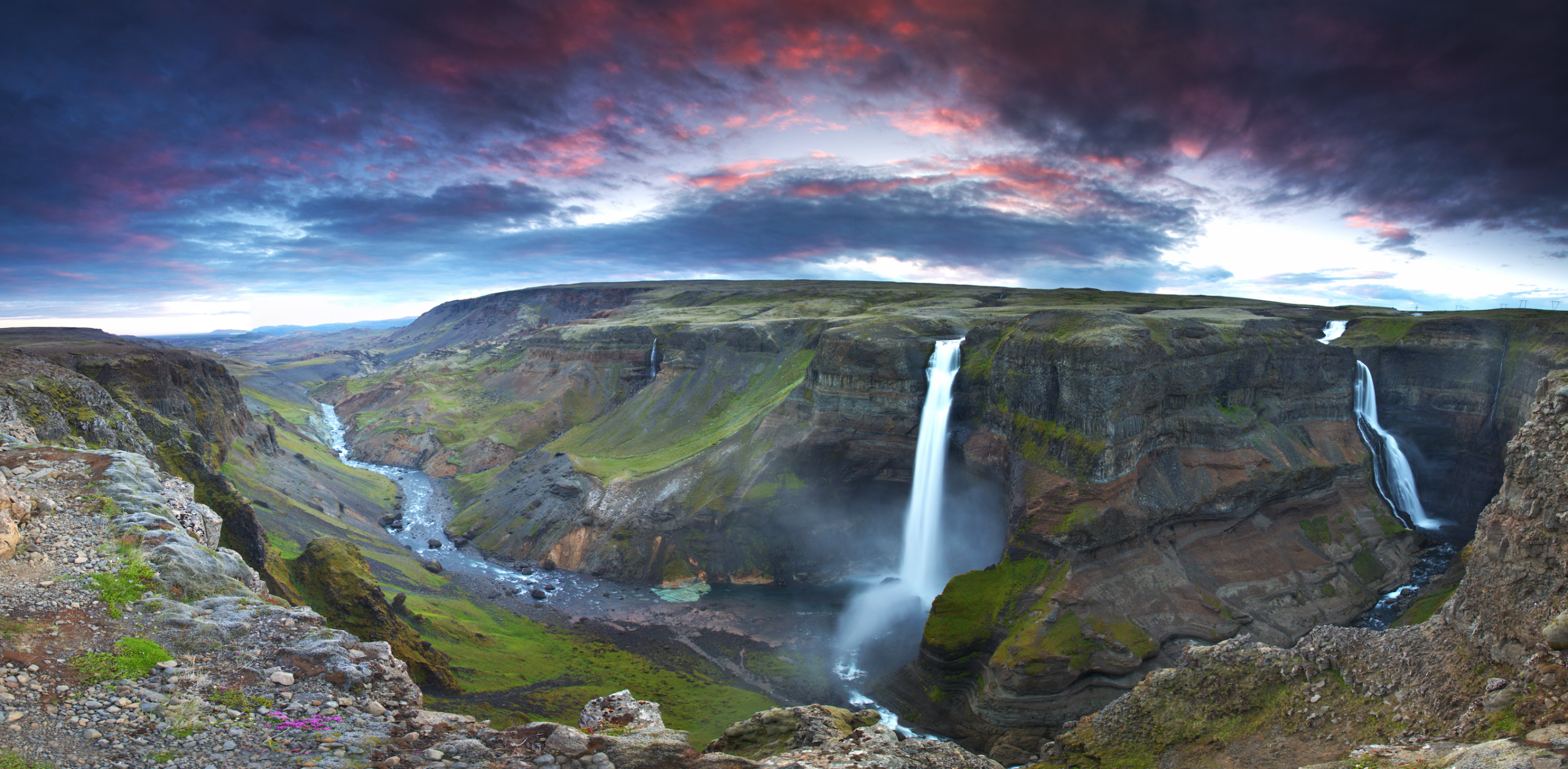 Экспедиция исландия. Водопад Хайфосс в Великобритании. Самый высокий водопад в Исландии Хауифосс. Iceland’s Rugged coastline. Iceland Panorama.