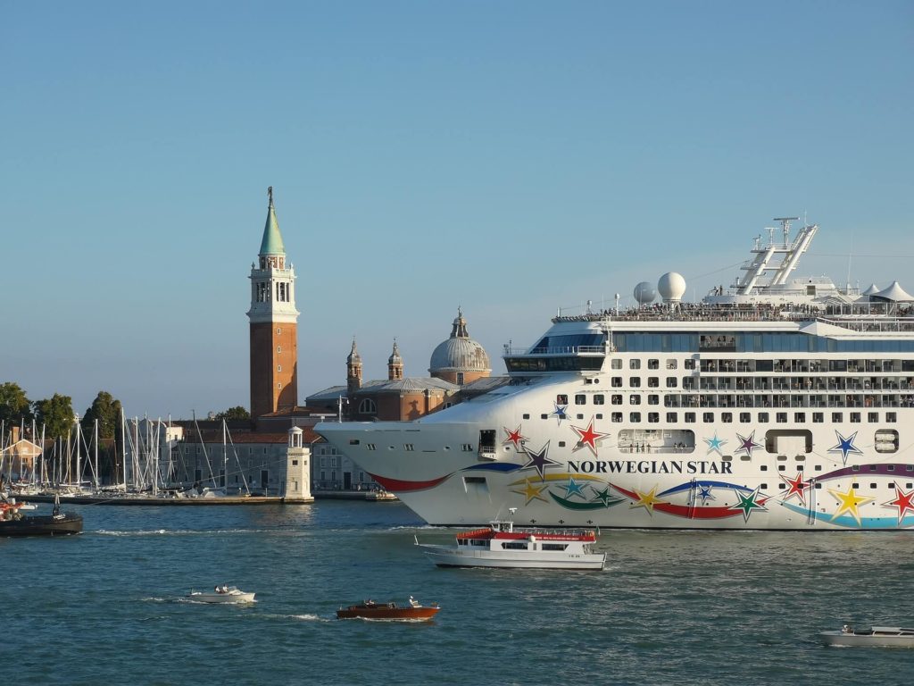 Venice cruise ban for big ships