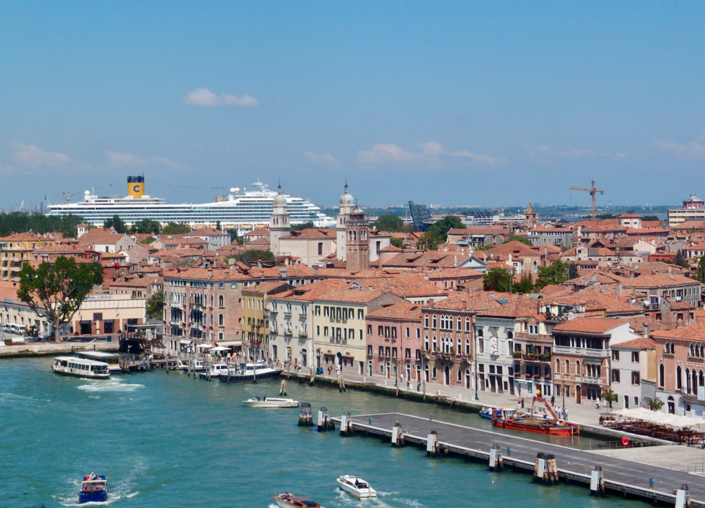 Venice cruise ban doesn't apply to small ships