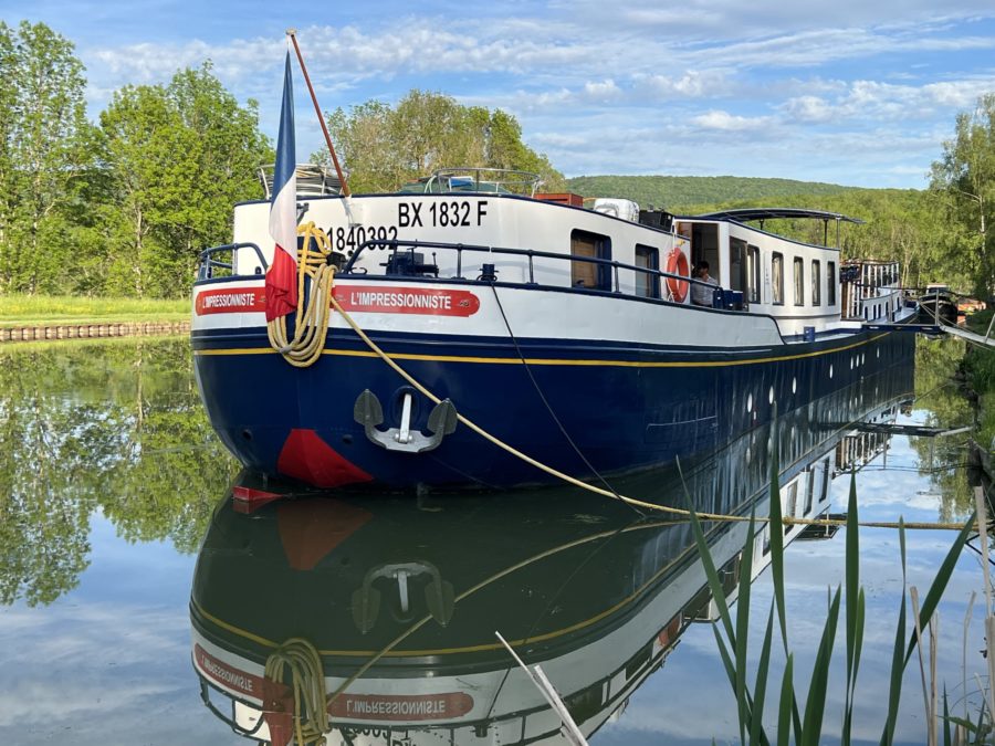 L'Impressionniste moored on a Burgundy barge cruise