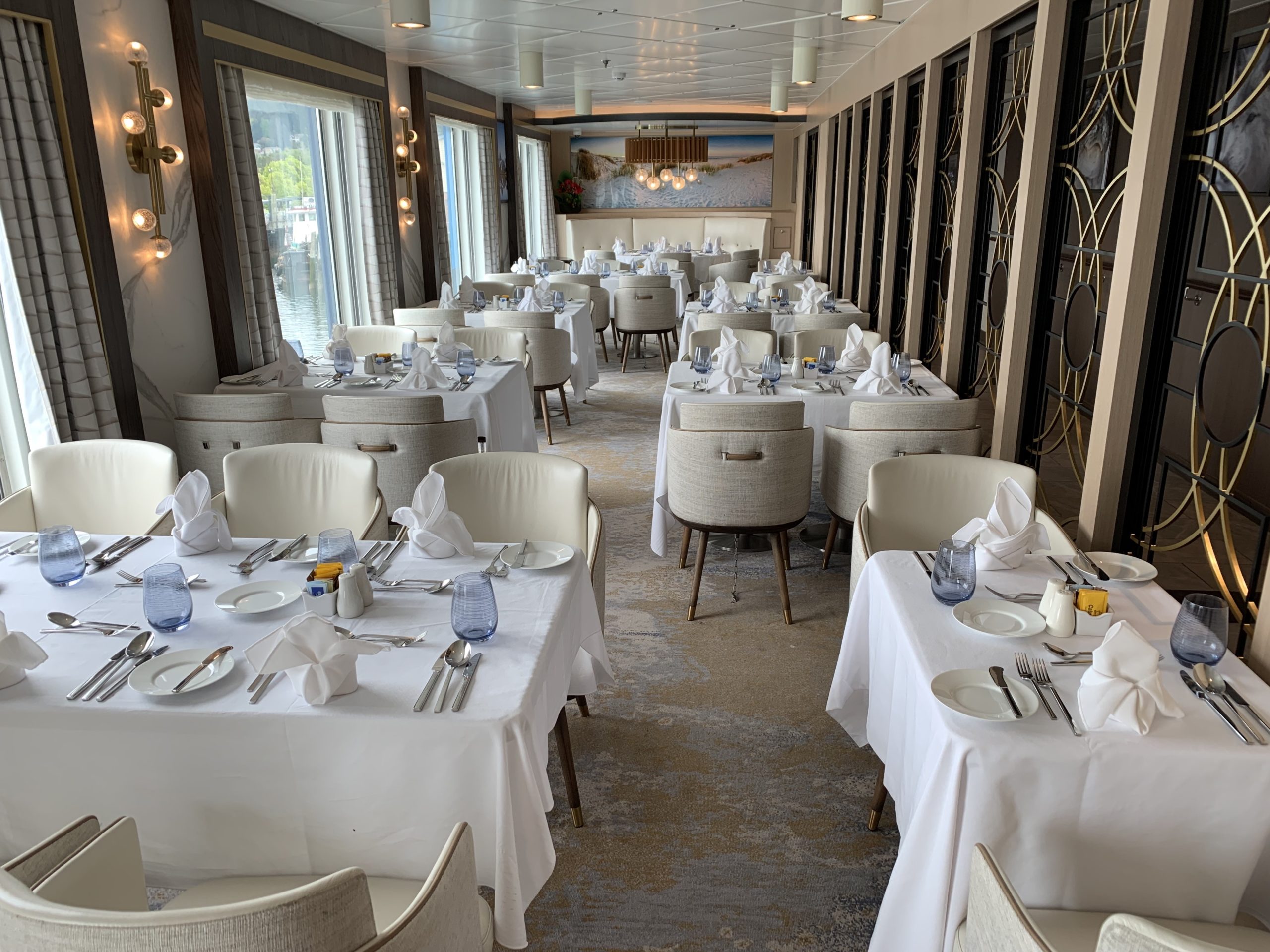 elegant dining room on Ocean Victory