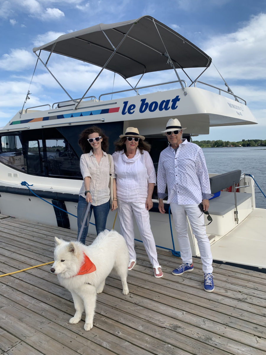 Judi & her family on her first Le Boat trip last summer (2021), also on Canada's Rideau Canal, on a Horizon 2 category boat