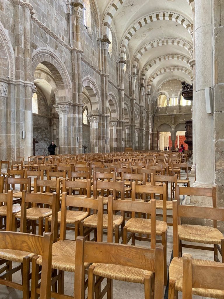 The interior of the massive Vézelay church.
