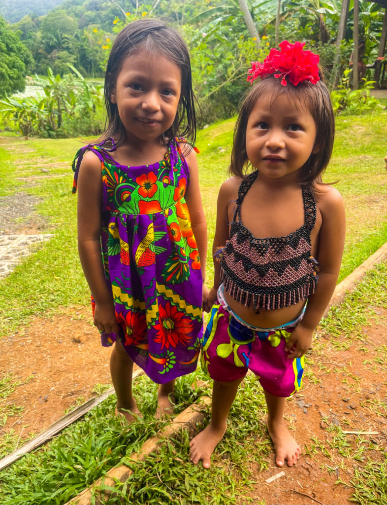 Adorable children in the Emberá village
