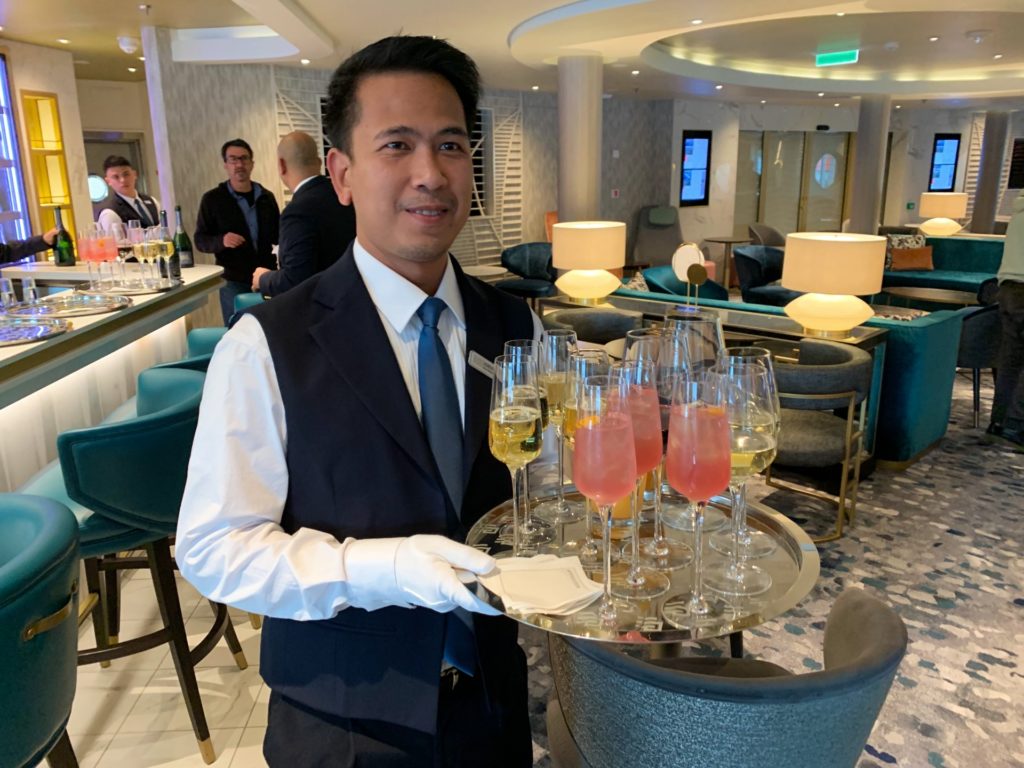 Cocktails accompany briefings in the Explorer Lounge on a Silver Endeavour Antarctica cruise