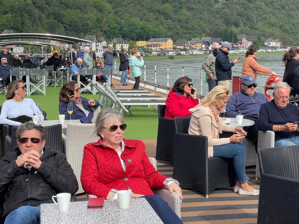Scenic Opal River Cruise on Rhine includes lots of castles
