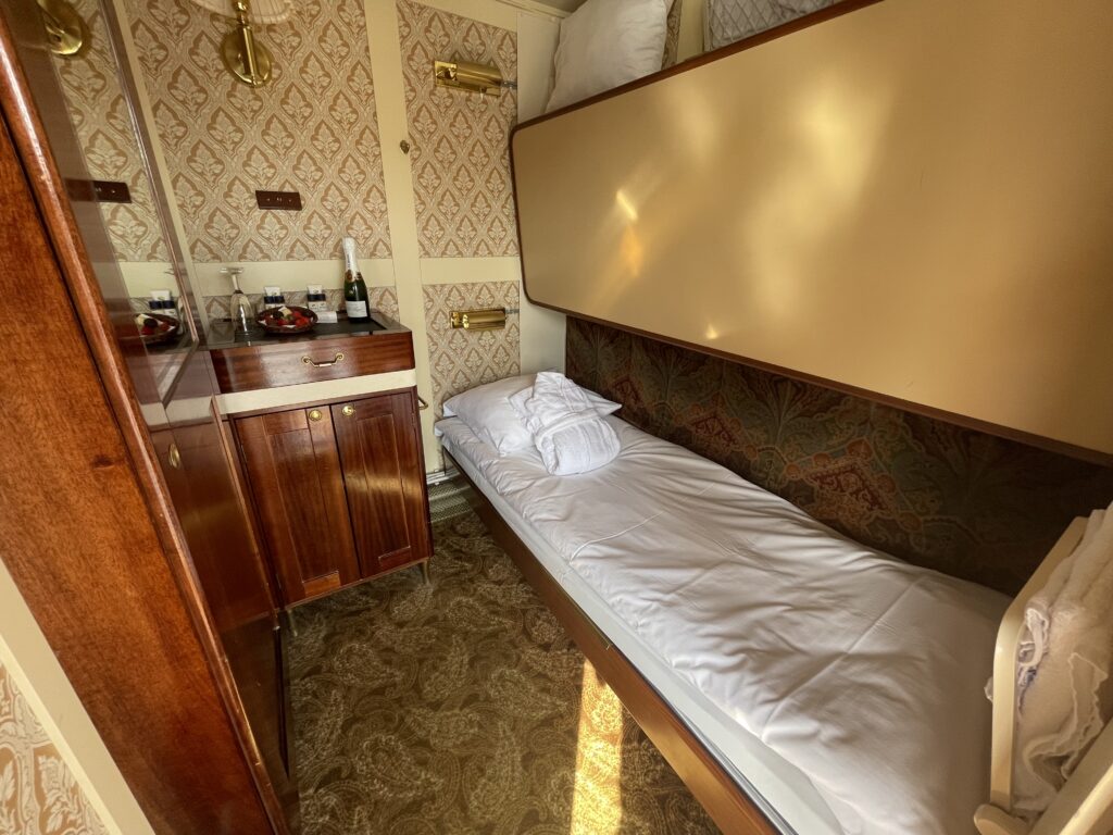 MS Diana cruise bridge deck cabin with bunks