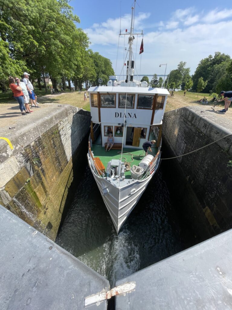 the MS Diana at the top of the lock on Gota Canal