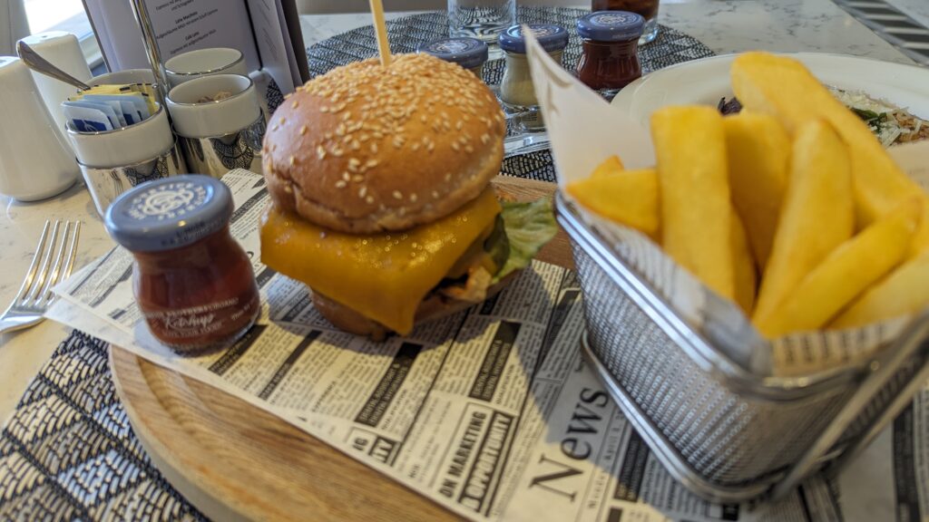 A juicy cheese burger on Riverside Mozart