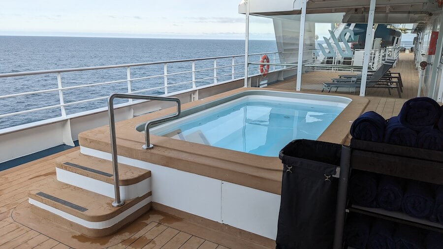 Arctic Cruise Around Svalbard on the Diana with its spa plunge pool