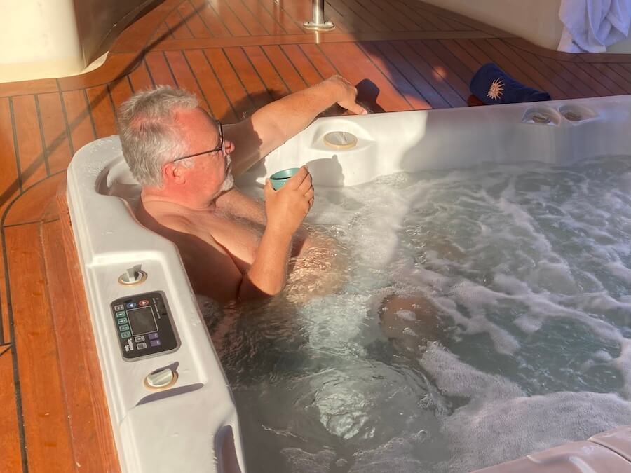 Hot tub on Roi Soleil Barge Cruise