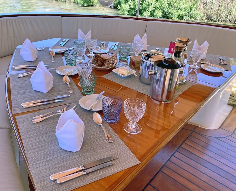 Aft dining table of the Roi Soleil Barge Cruise