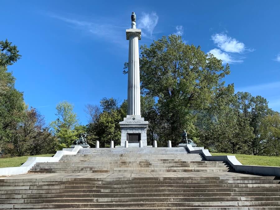 Civil war monument in Vicksburg on Mississippi River cruises