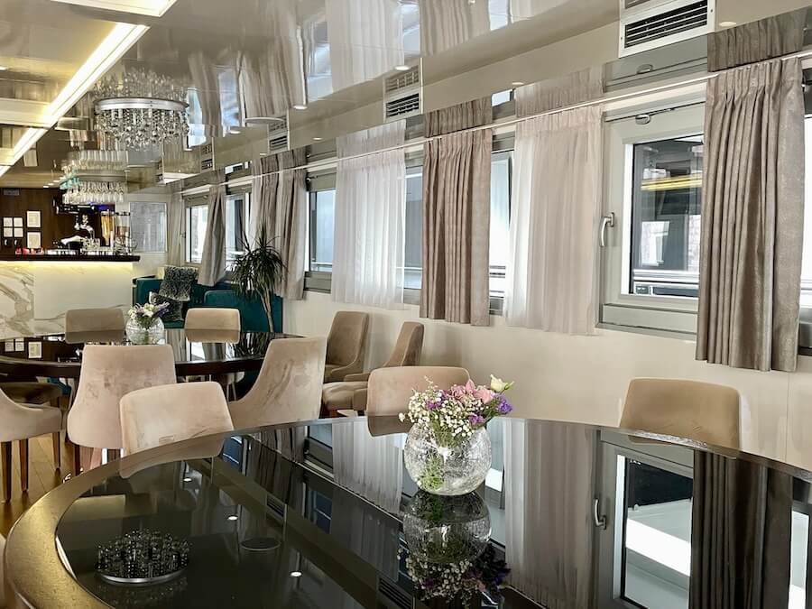 Croatia Yacht Cruise on the Nautilus with its elegant dining room