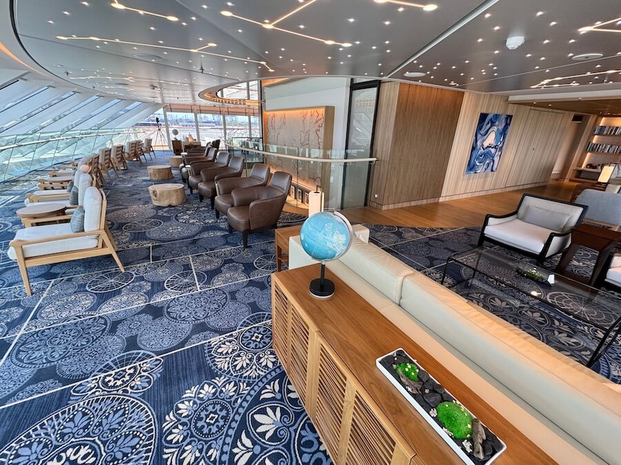 Viking Polaris' Explorer Lounge