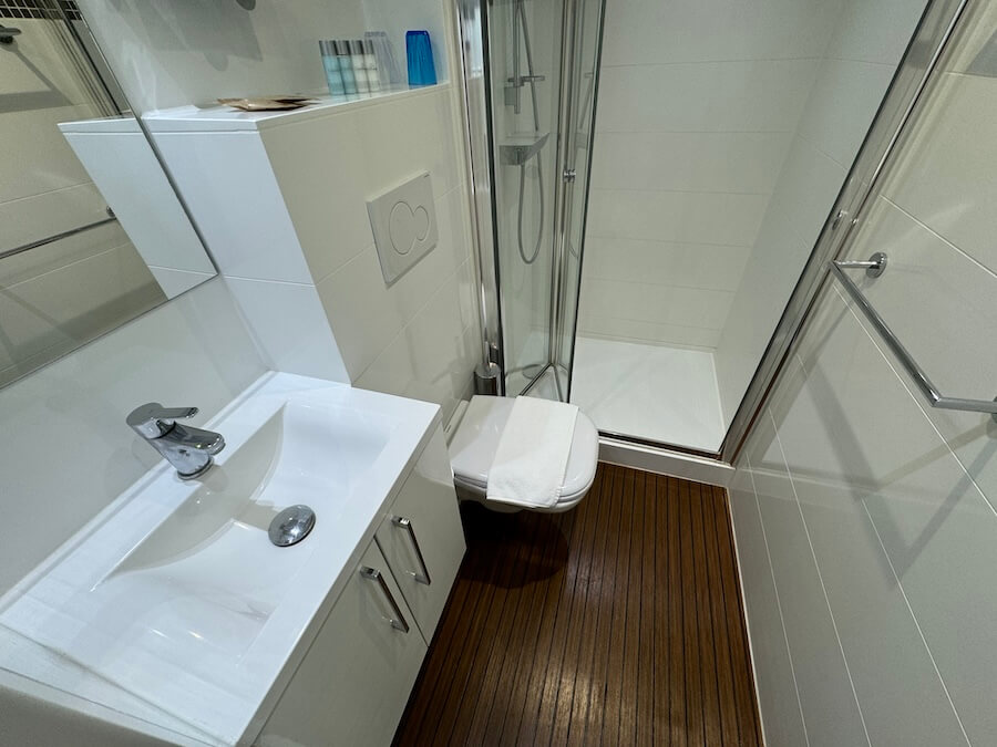 compact bathrooms on MS Symphonie