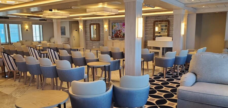 The Chesapeake Lounge on the American Liberty