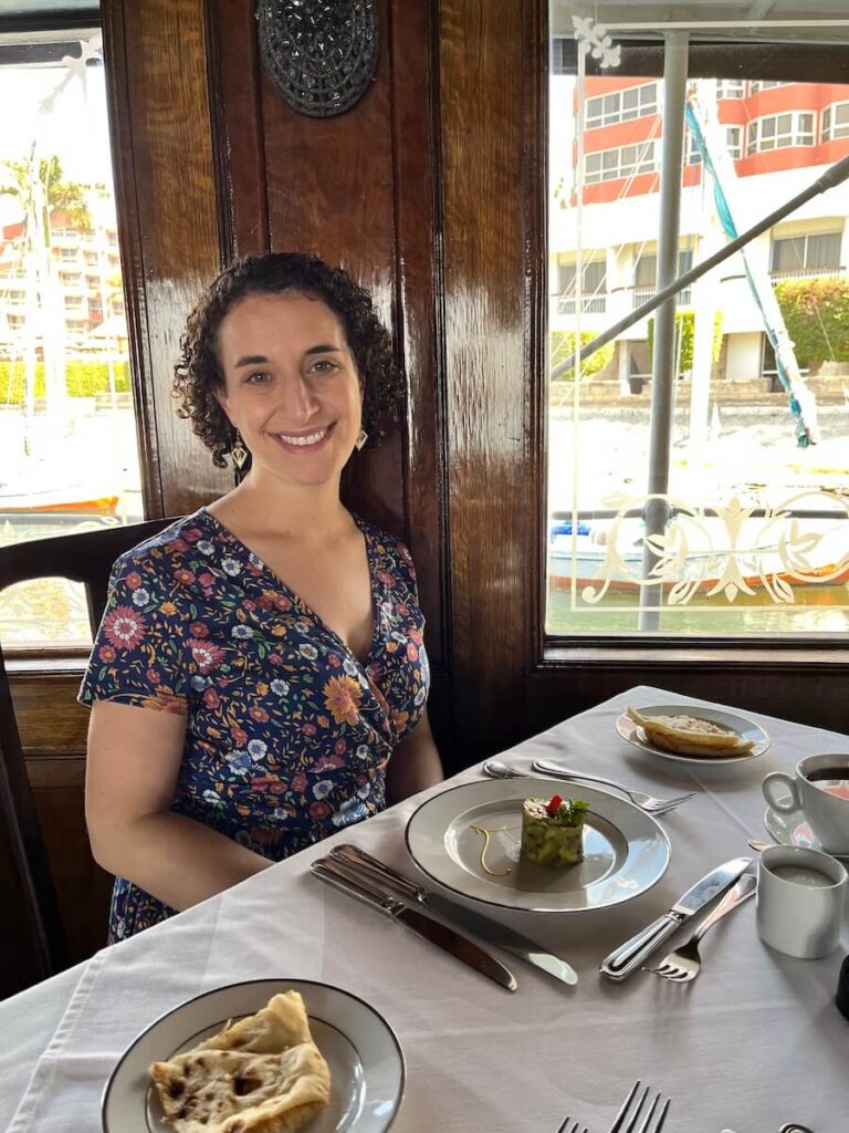 Lunch in the Sudan dining room