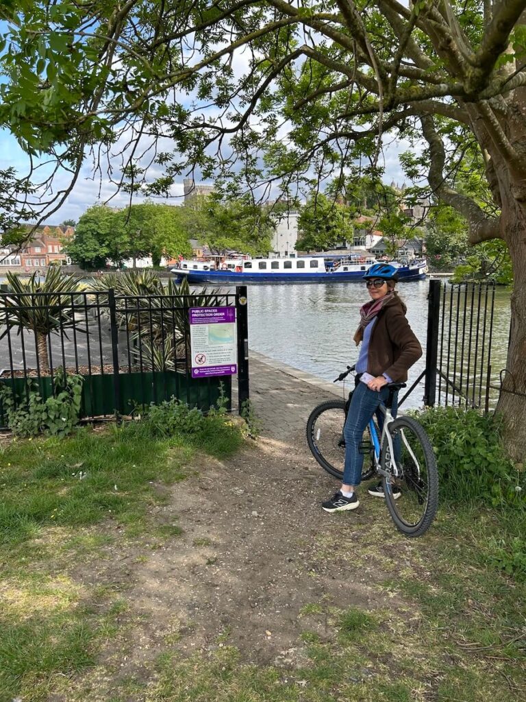 Cycling towards Windsor to meet the Magna Cart