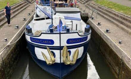Magna Carta Barge — READER REVIEW of a Thames River Cruise