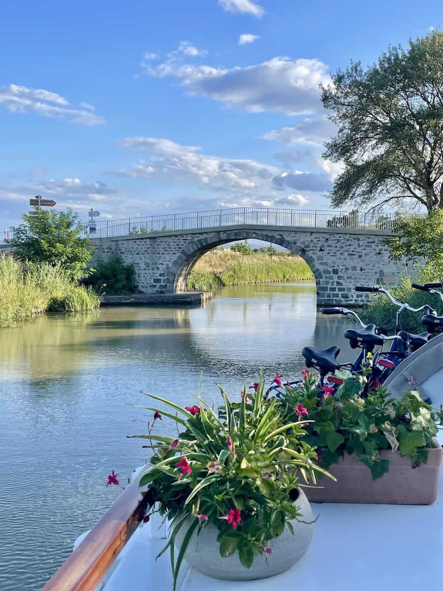 Canal du Midi barge cruise on Enchante