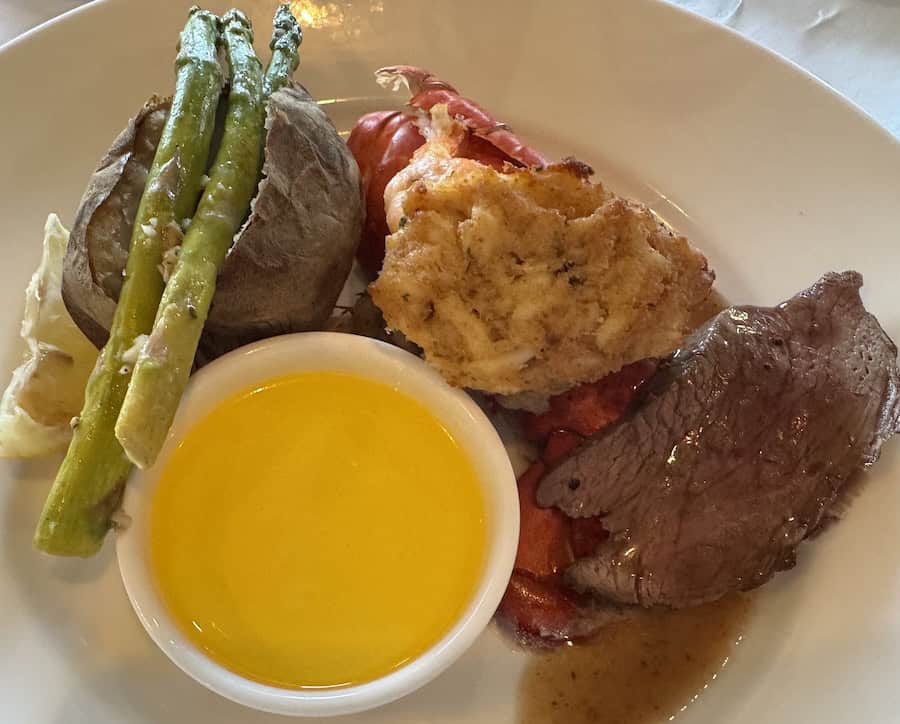 Music Cities Cruise Review includes dining aboard the Splendor