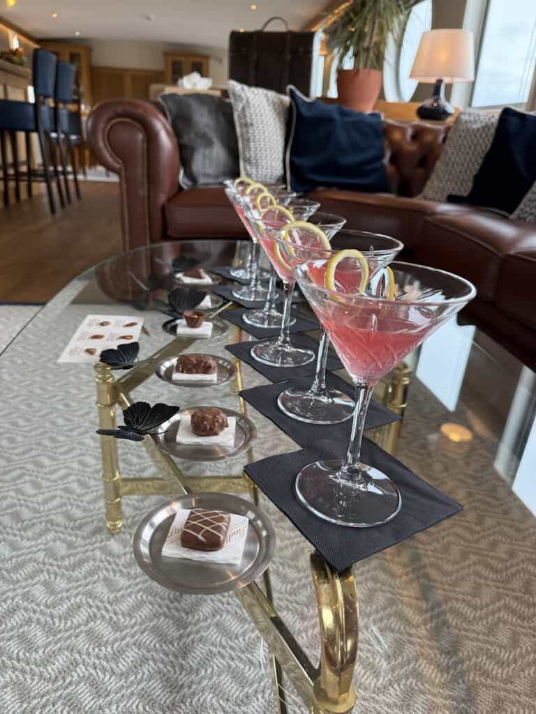 Cosmopolitans and chocolate aboard the Kir Royale