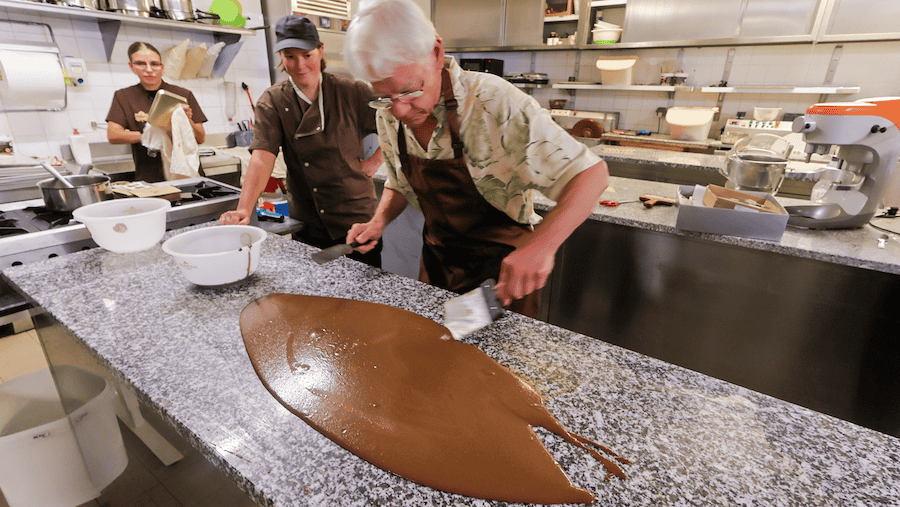 C’est La Vie Barge Cruise Review cover the excursions offered like a chocolate studio