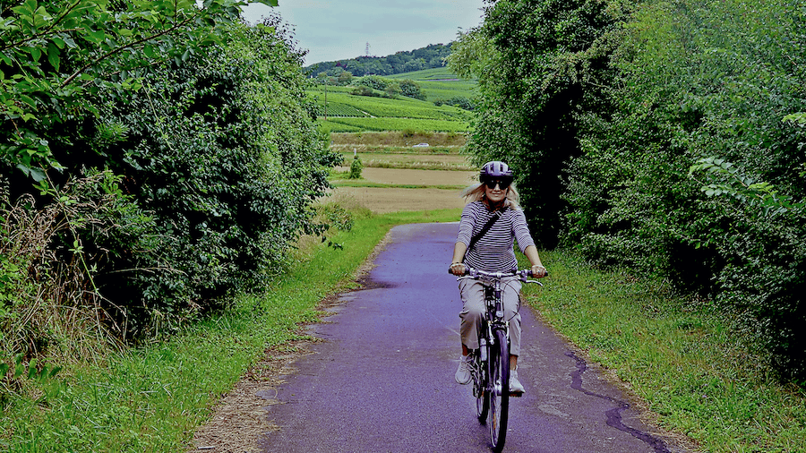 C’est La Vie Barge Cruise Review includes info on cycling along the tow path