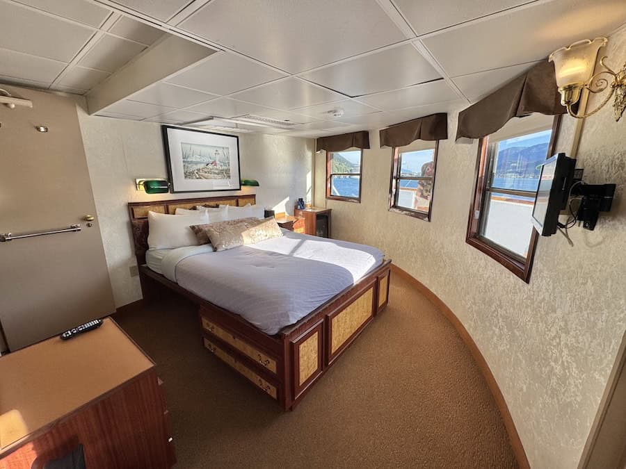 Wilderness Legacy Cruise Ship Review inlcudes info on cabins