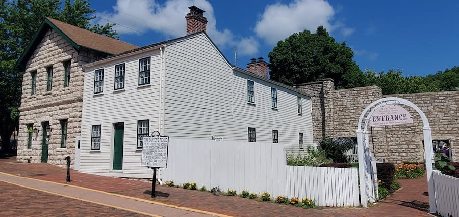 Complete Mississippi River Cruise (2026): A Review Of 21 Nights Aboard American Serenade 26 A Complete Mississippi River cruise includes a visit to Twain's boyhood home