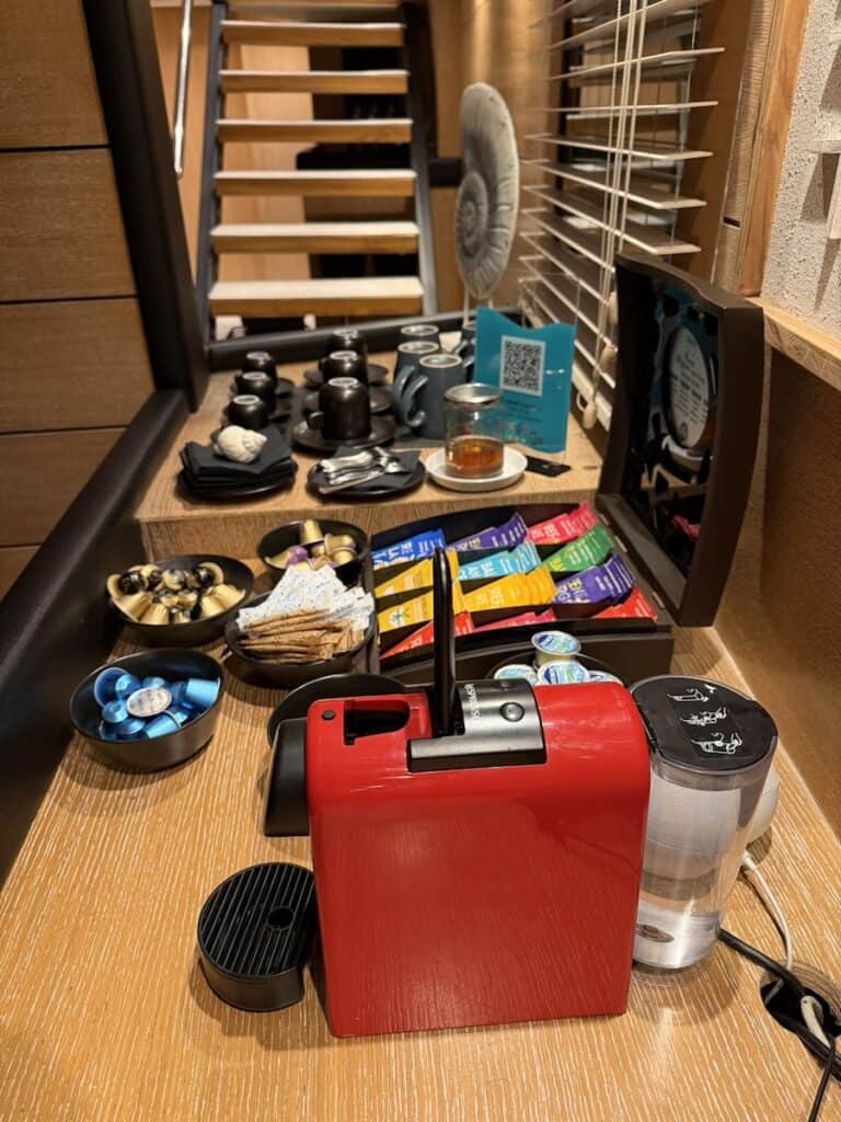 Coffee and tea service aboard Gemaya