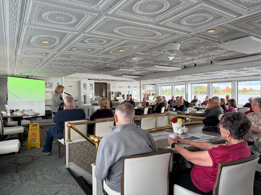 Grand Saloon on Canadian Empress