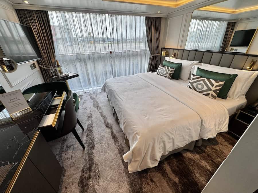 Holland & Belgium Riverside Cruise review includes details about the suites
